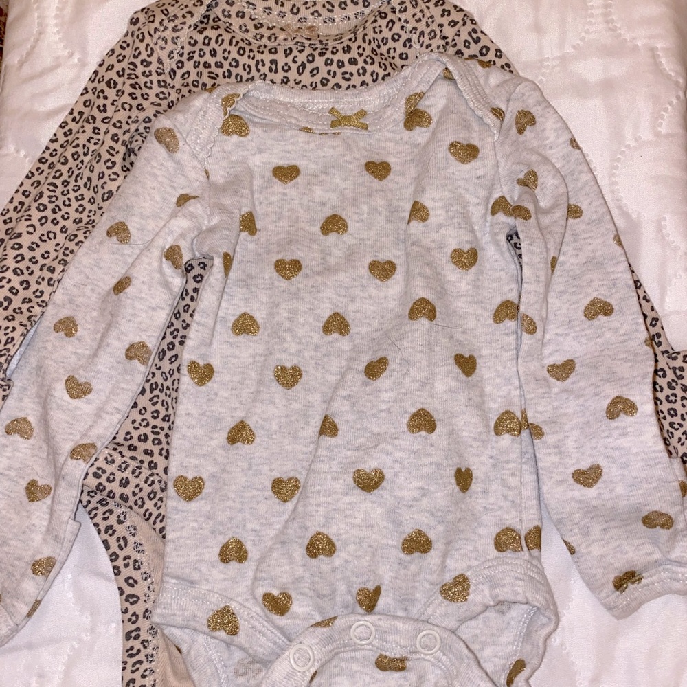 2 Newborn onesies